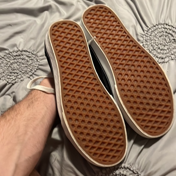 Vans - Picture 2 of 2